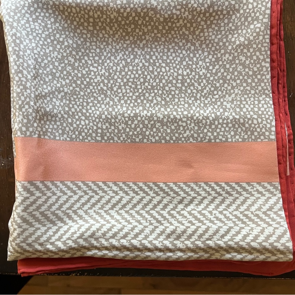 VALENTINO SCARF - Picture 3 of 4